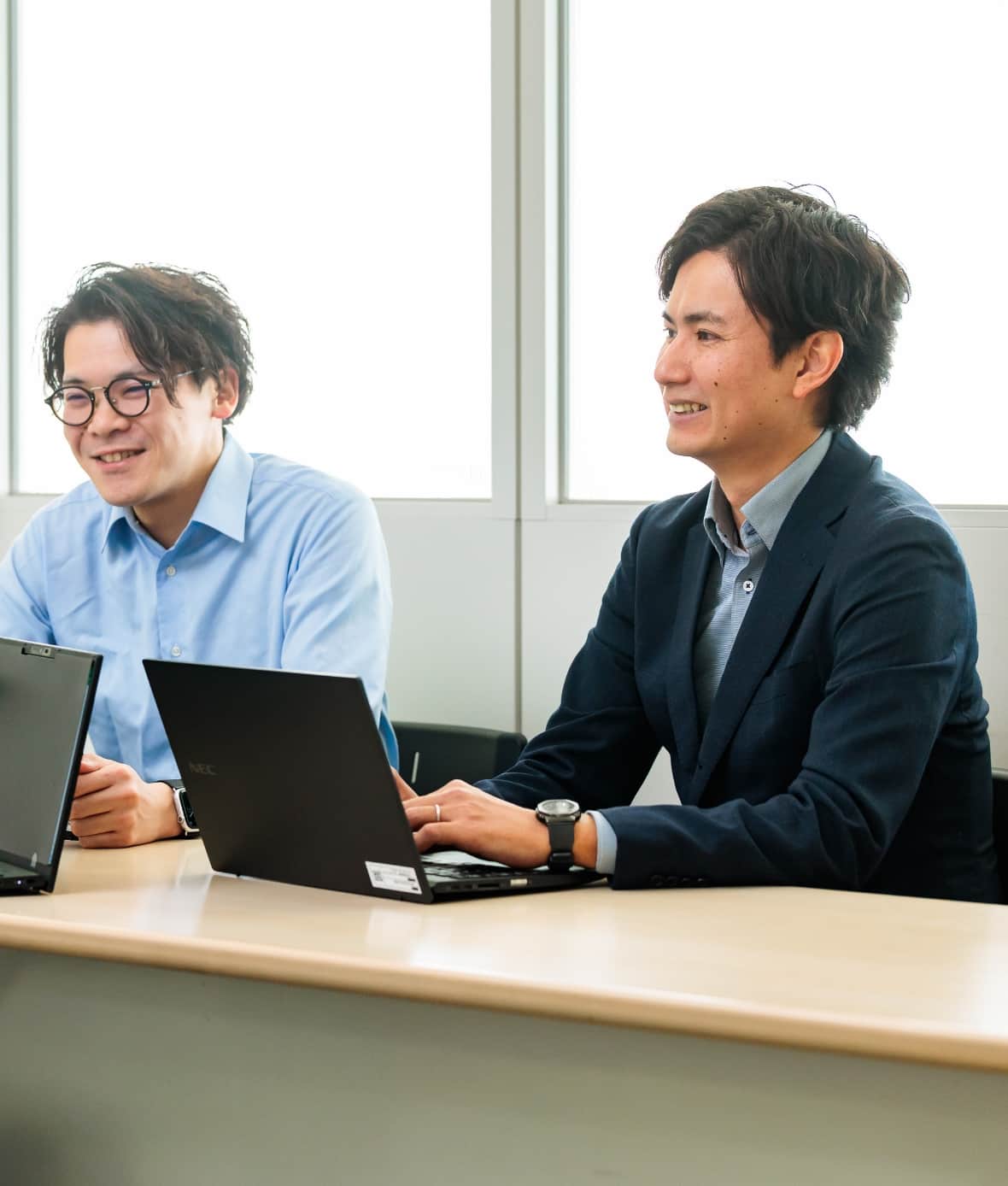 社員打ち合わせをしている様子
